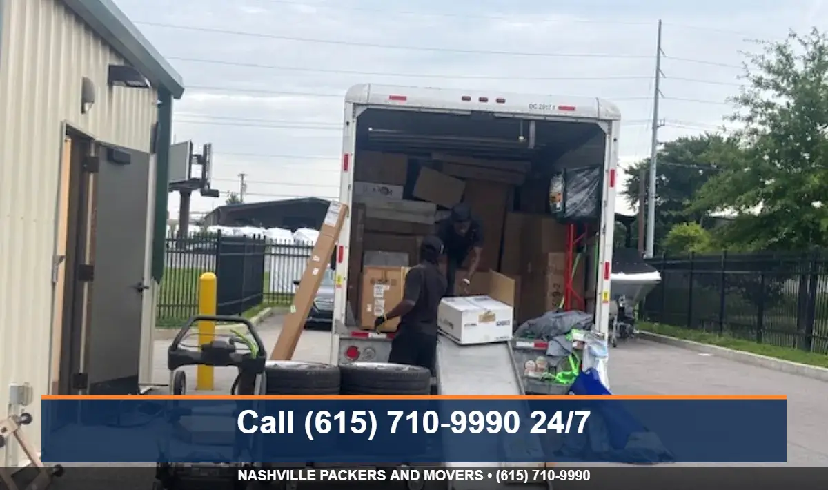 Nashville Packers and Movers crew loading a 26-foot box truck for a discounted Middle Tennessee move
