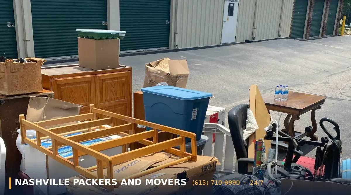 Moving and Storage Services Nashville TN | Moving Storage 3 Professional movers handling a moving storage Nashville TN job